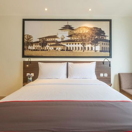 Collection O 22 Hotel Pasar Baru Heritage Bandung Exterior foto